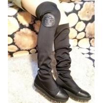 VERSACE ヴェルサーチ 2026 秋冬 高級感溢れるデザイン 飽き...