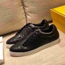 ランニングシューズ おススメの秋冬アイテムをCHECK フェンディ FENDI2026トレンドファッション新品 今季トレンドをうまく取り