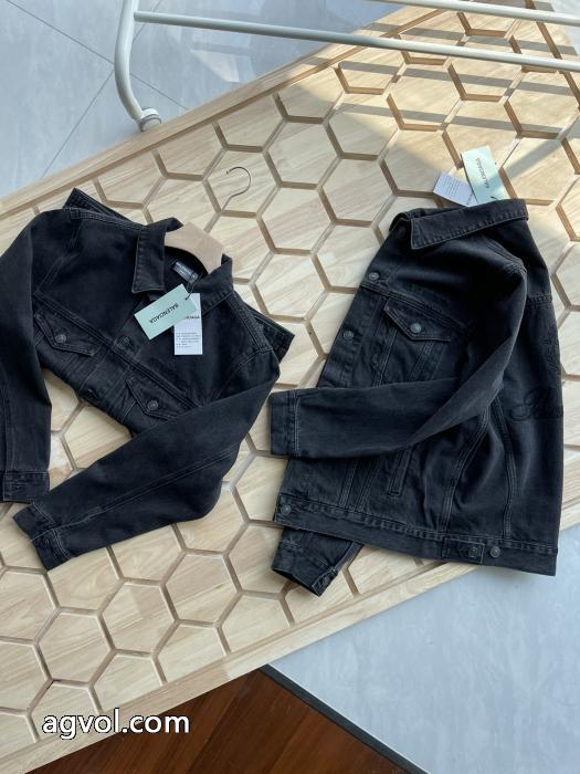 コートコピー ブランド 通販balenciaga少量再入荷 限定モデル シンプルなデザイン_0_1