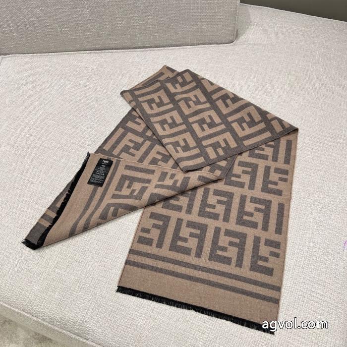 激安 通販 専門マフラー最新作入荷 ファッションな一品 冬秋物先行発売 フェンディ._0_3
