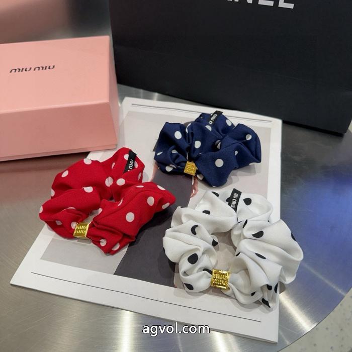 MIUMIUブランド コピー 販売 店アクセサリー限定セールお買い得 今年買い足したい！ 着るだけオシャレ上級者.._0_0