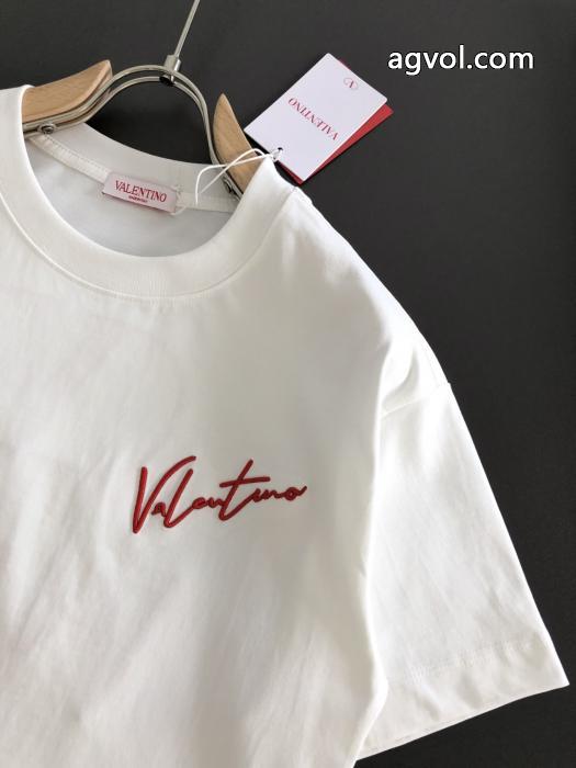 TシャツVALENTINOカジュアルに使える 人気爆発 大好評ブランド フェイク._0_3