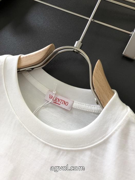 TシャツVALENTINOカジュアルに使える 人気爆発 大好評ブランド フェイク._0_4