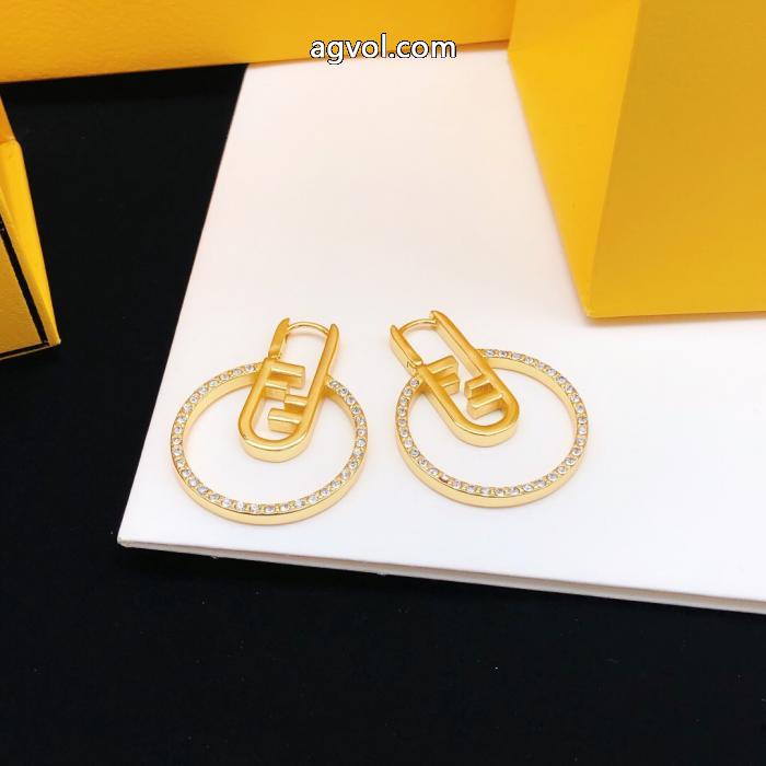 フェンディ上品セレブな豪華 年末で限定アイテム 大安売りのアクセサリーブランド コピー  ._0_5