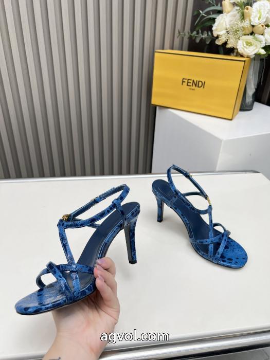 サンダル可愛いデザイン これで完璧 新作大人気フェンディスーパー コピー 安心._0_4