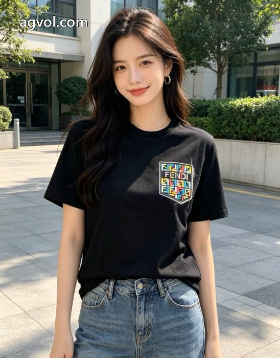 半袖Tシャツ新作数量限定セール 2026定番新作 セレブ愛用ブランド 偽物 激安FENDI_0_4