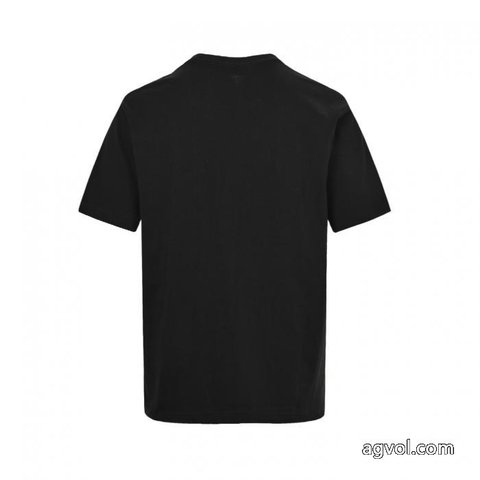 永遠の定番 最新☆大人気☆話題沸騰 大胆なデザインコピー 商品 通販FENDI半袖Tシャツ_0_1