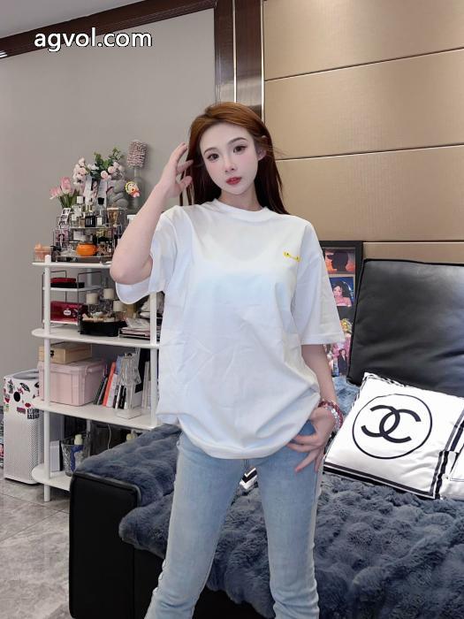 スーパー コピー 通販 優良半袖TシャツFENDI最前線2026 ギフトにオススメも最適 高級感も漂い_0_0