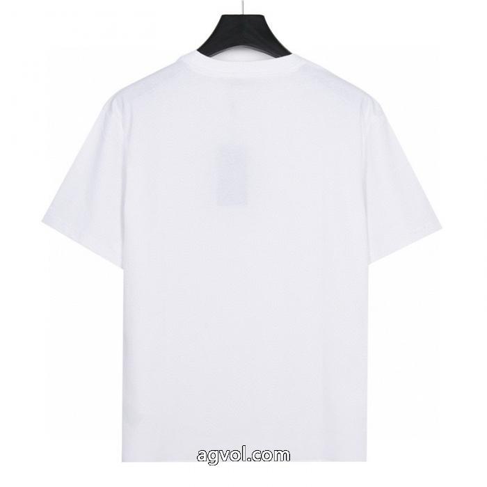 スーパー コピー 通販 優良半袖TシャツFENDI最前線2026 ギフトにオススメも最適 高級感も漂い_0_1