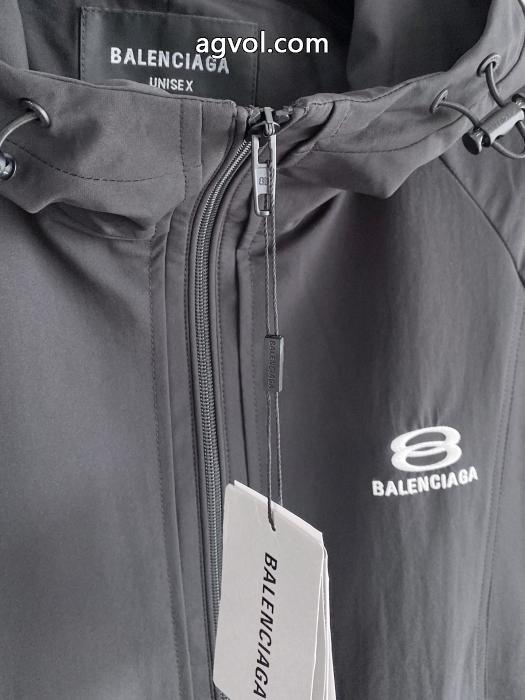 balenciagaジャケットブランド 通販店魅力を持つ 最新 話題沸騰中 HOT人気_0_0