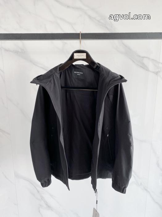 balenciagaジャケットブランド 通販店魅力を持つ 最新 話題沸騰中 HOT人気_0_1