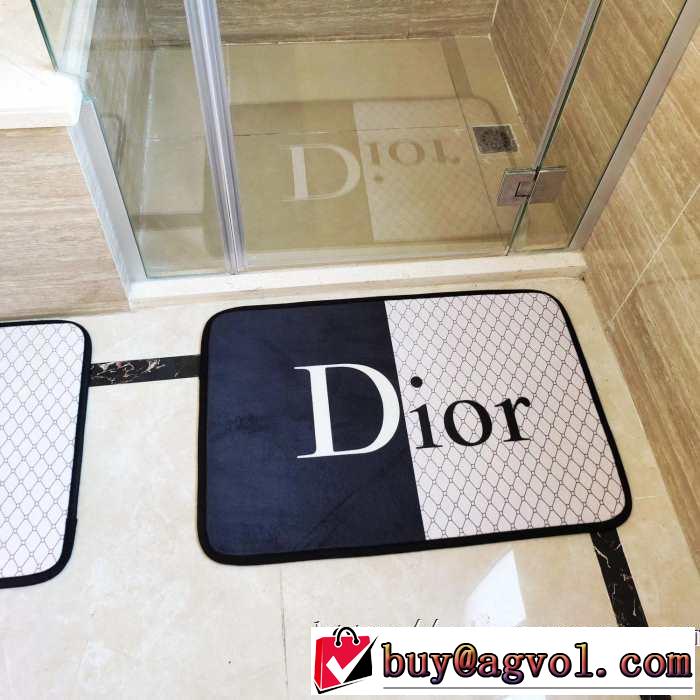 ラグカーペット 2019年の春夏に着たい ディオール お部屋の模様替え DIOR 肌触りの良さとお手入れのしやすさを両立