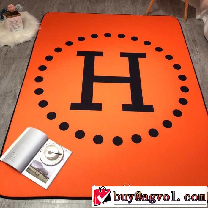 クールな印象を引き立て  エルメス HERMES 2019年の夏のマスト カーペット お部屋に馴染みやすい
