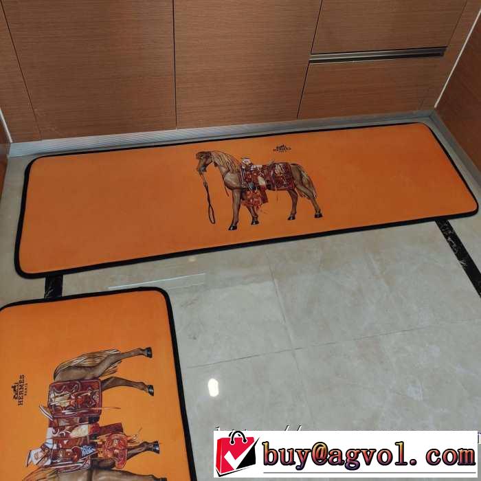 大人カジュアル夏ファッション2019 エルメス HERMES カーペット 日常は掃除機をかけていただくだけでＯＫ