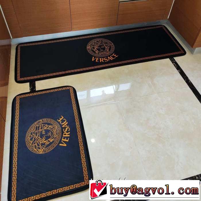 オールシーズン気持ちよくお使える ヴェルサーチ お部屋になじむ美しい雰囲気 VERSACE 2019年の夏のマスト ラグカーペット