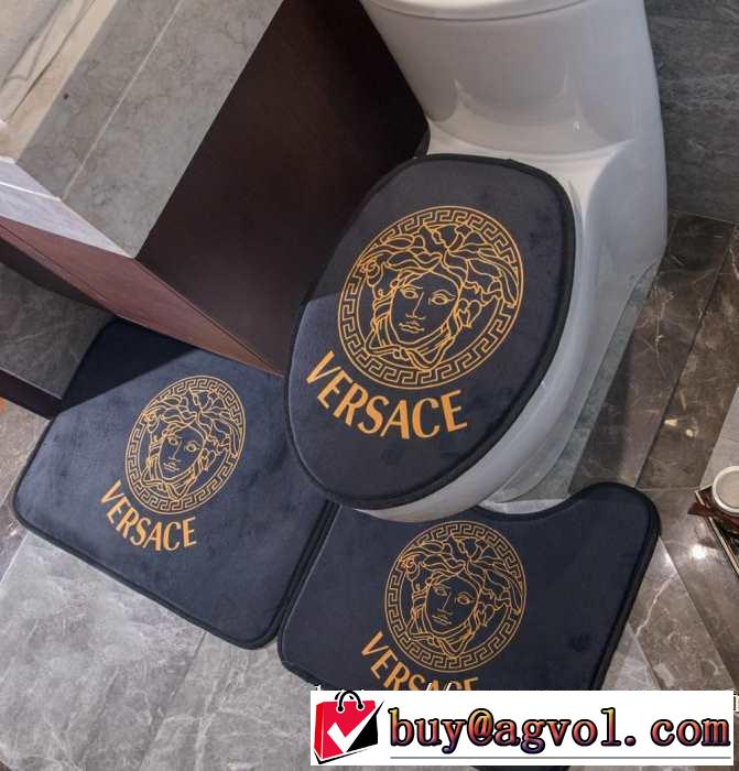 ヴェルサーチVERSACE 2019年春夏シーズンの人気 ラグカーペット 寒い冬でも足元からぽかぽか 心地よい手触り 