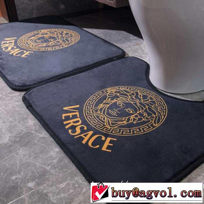 ヴェルサーチVERSACE 2019年春夏シーズンの人気 ラグカーペット 寒い冬でも足元からぽかぽか 心地よい手触り