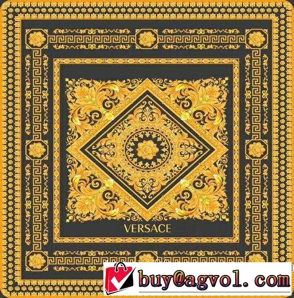 夏に良く似合うちょっと新品 ヴェルサーチVERSACE 2019年春夏流行ファッション ラグカーペット冬の足元はますますほっこり 