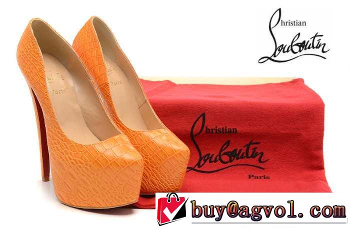 高級感演出 2014 christian louboutin クリスチャンルブタパンプス