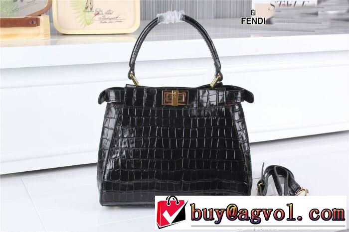 2015 fendi フェンディ 贈り物にも◎ レディースバッグ 8839