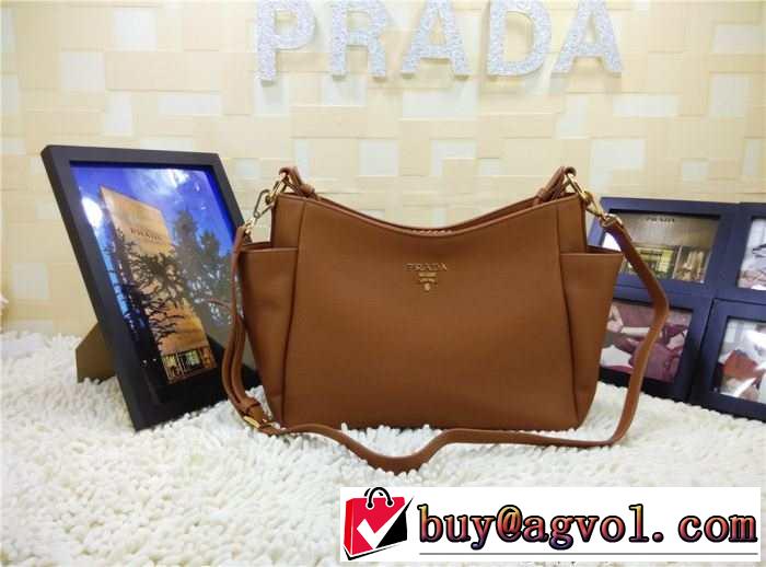 PRADA プラダ 2015 ◆モデル愛用◆ レディースバッグ 2438