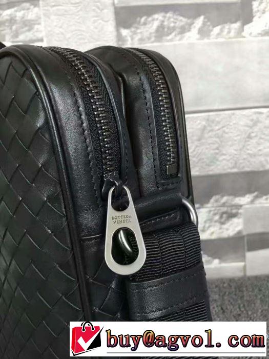 存在感を放つボッテガバッグコピーショルダーバッグBOTTEGA VENETAメンズ編み込みレザー