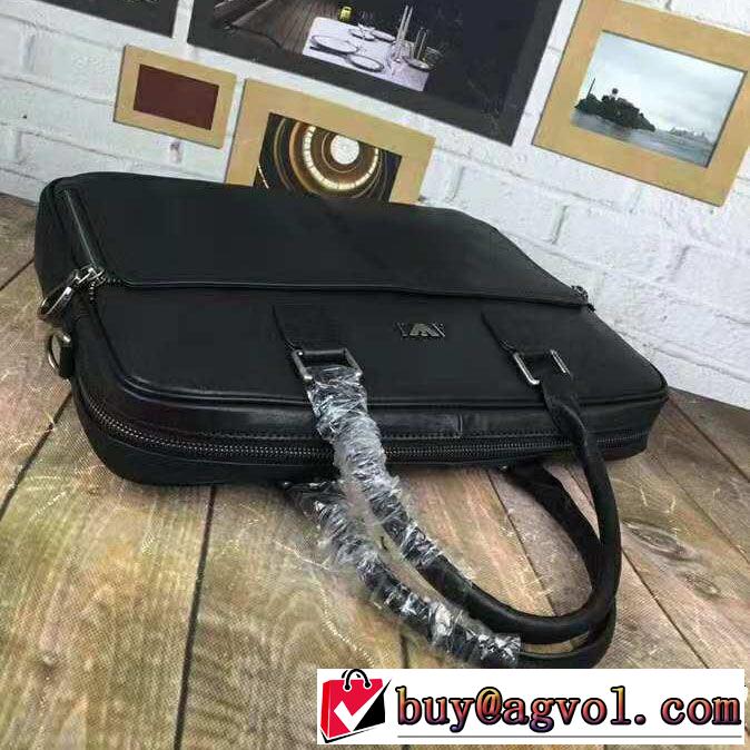 ファッションの最先端！アルマーニ 18ＳＳ美品 ARMANI 上品でファッション  ハンドバッグ 大流行中
