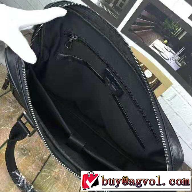 ファッションの最先端！アルマーニ 18ＳＳ美品 ARMANI 上品でファッション  ハンドバッグ 大流行中
