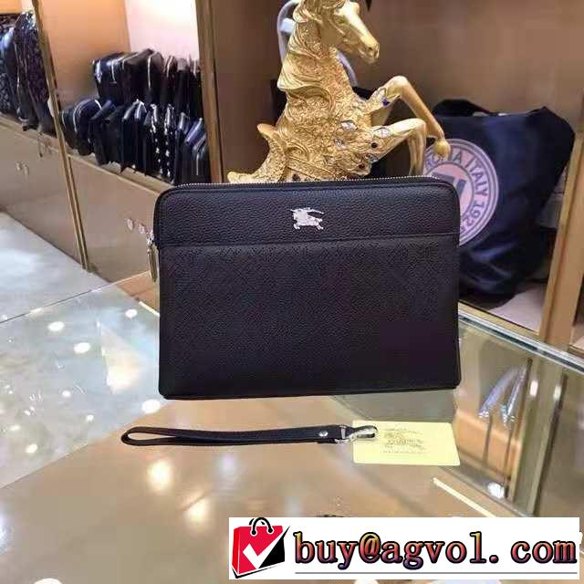  人目を引く存在感 ポーチ2018年秋冬シーズン バーバリー BURBERRY 芸能人愛用