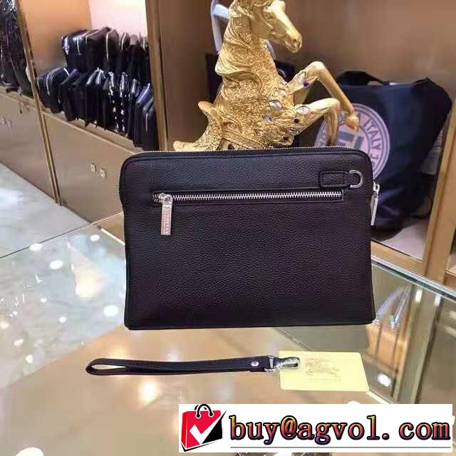 人目を引く存在感 ポーチ2018年秋冬シーズン バーバリー BURBERRY 芸能人愛用