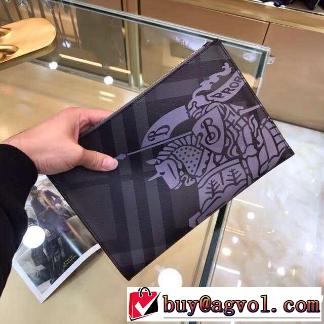 美品*入手困難 バーバリー BURBERRY 絶妙な新商品 ポーチ 大人キレイめ