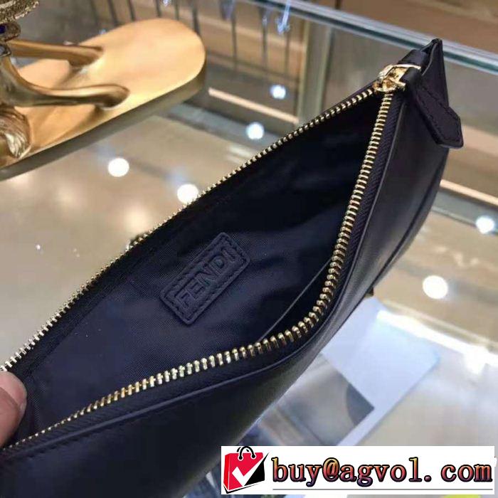 ポーチ 大人キレイめ フェンディ美品*入手困難 FENDI 今季大人気新作登場