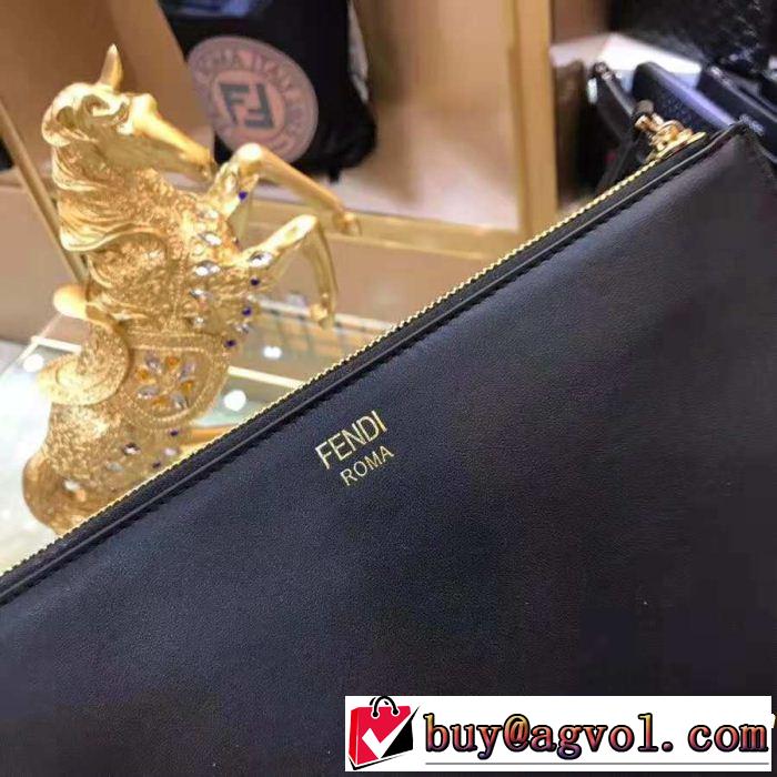 ポーチ 大人キレイめ フェンディ美品*入手困難 FENDI 今季大人気新作登場