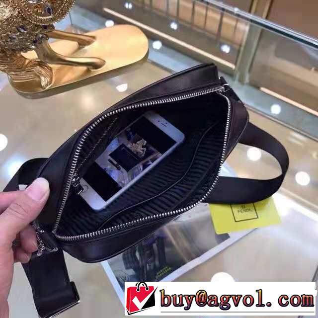 人目を引く存在感  ショルダーバッグ 目前の注目ブランド フェンディ FENDI 大人カジュアル