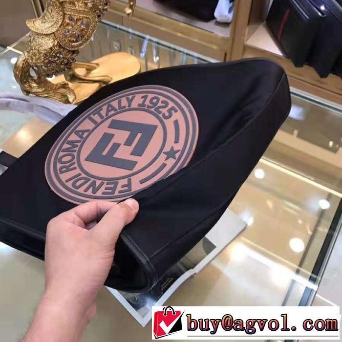 フェンディ2018年秋冬シーズン  FENDI ファッションの最先端！ ハンドバッグ 格上げ！
