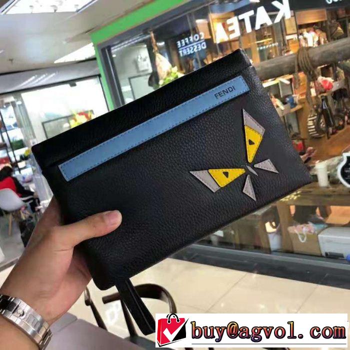  有名人同じアイテム フェンディしっかりとした  FENDI ポーチ 大胆なデザイン 