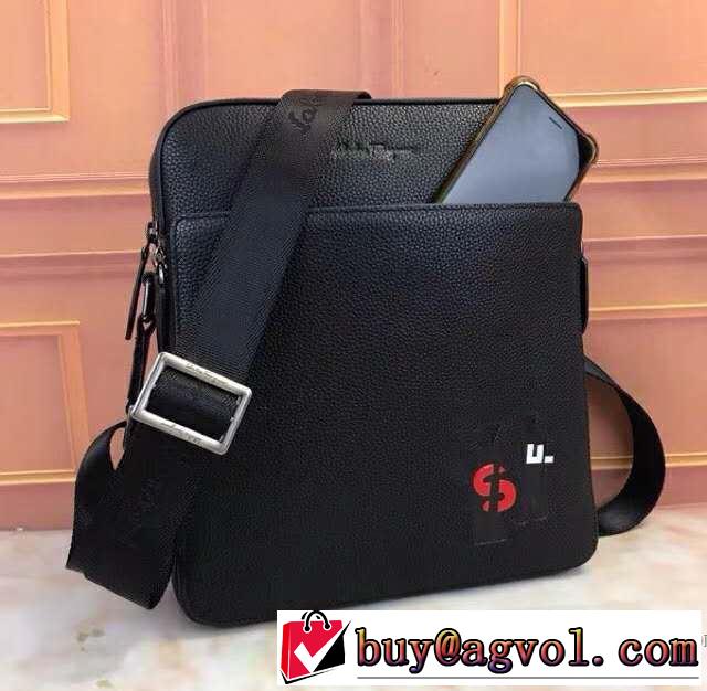 2018有名人同じアイテム サルヴァトーレフェラガモ FERRAGAMO ショルダーバッグ