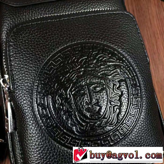 ファッションの最先端！ ヴェルサーチ 2018年秋冬シーズン VERSACE ポーチ売上ランキング1位