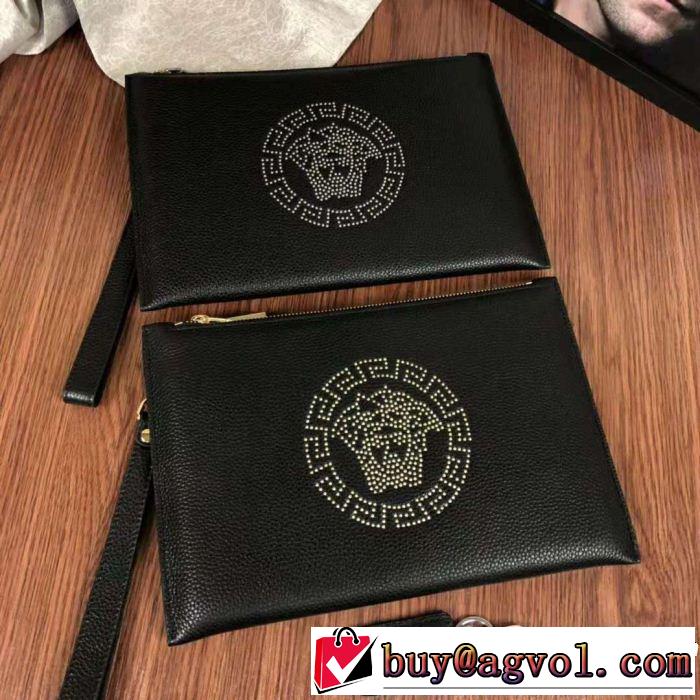 希少性の高い ポーチ ヴェルサーチ18ＳＳ美品 VERSACE 上品でファッション