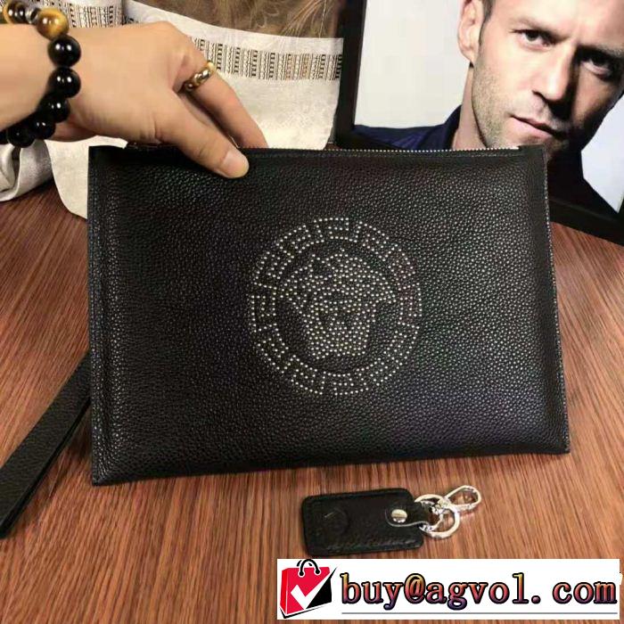 希少性の高い ポーチ ヴェルサーチ18ＳＳ美品 VERSACE 上品でファッション