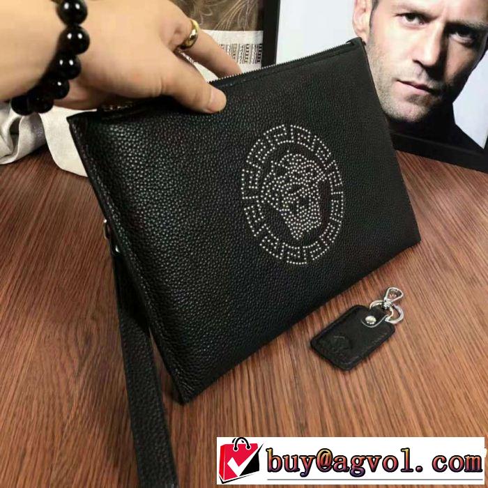 希少性の高い ポーチ ヴェルサーチ18ＳＳ美品 VERSACE 上品でファッション