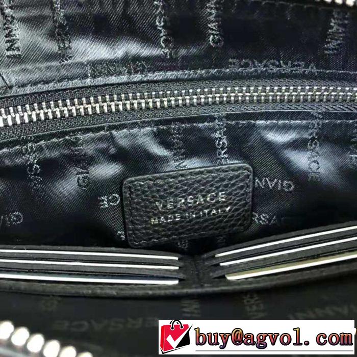 希少性の高い ポーチ ヴェルサーチ18ＳＳ美品 VERSACE 上品でファッション