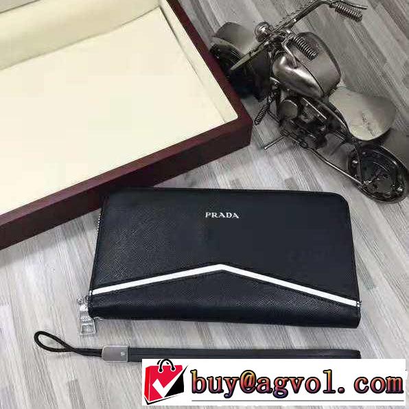 2018年秋冬シーズン PRADA カジュアルスタイルに プラダ 長財布大流行中