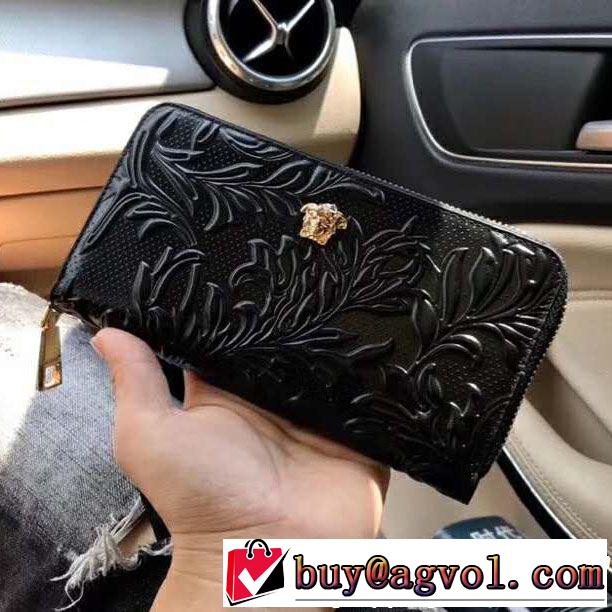  秋冬超人気の最新作 ヴェルサーチ稀少*入手困難 VERSACE 財布 2018新品入荷