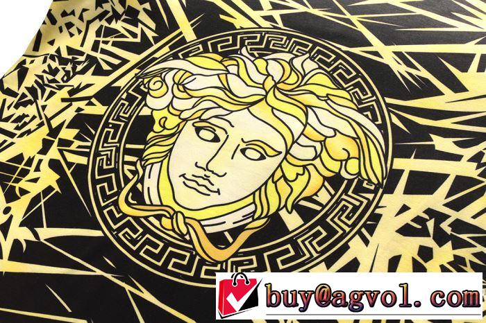 2色可選 優しいフィット感 半袖Tシャツ 2018春夏新作 大人っぽく知的な ヴェルサーチ VERSACE