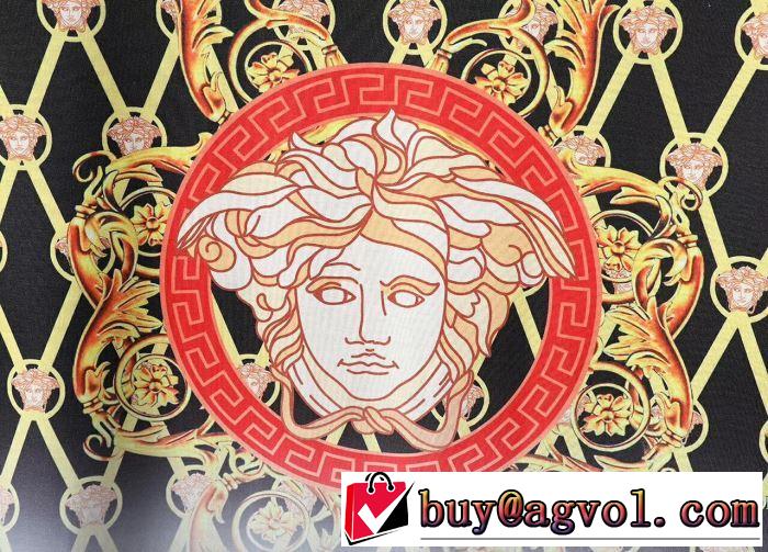 ヴェルサーチ VERSACE 半袖Tシャツ 2018春夏新作 快適な着心地 華やかさ満点