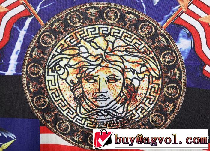 モデル大絶賛 2018春夏新作 自然な肌触り 半袖Tシャツ ヴェルサーチ VERSACE