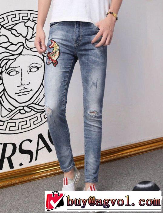  2018新品入荷　美品*入手困難　ARMANI アルマーニ  ジーンズ　人気デザインで欲しい　絶妙な新商品