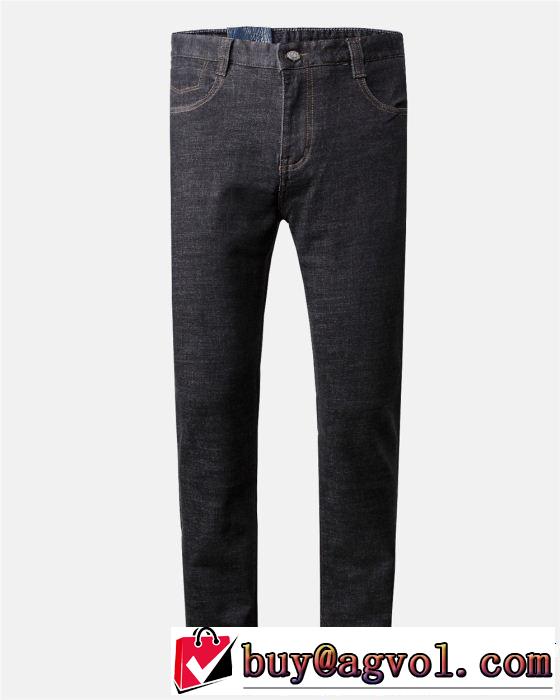 ARMANI 希少性の高いアルマーニ デニムパンツ 2018年秋冬シーズンおすすめデザイン
