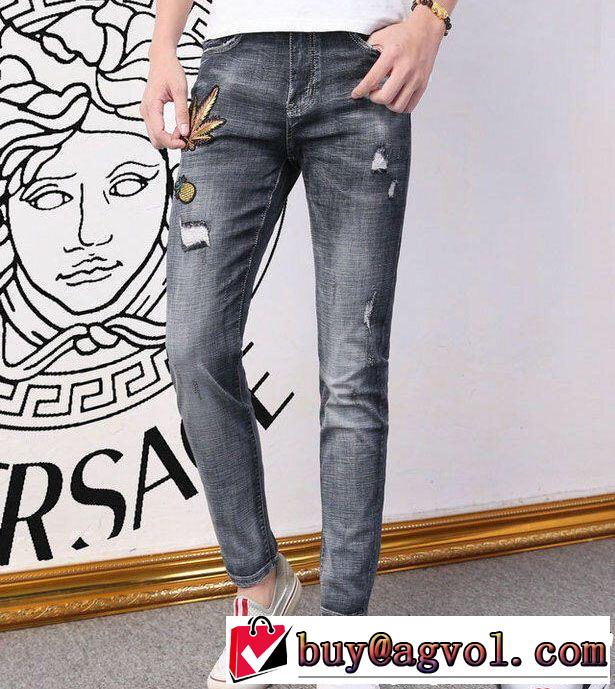 2018秋冬の定番新品到来!　ジーンズ　高級感が漂う　ヴェルサーチVERSACE  保温力に優れた